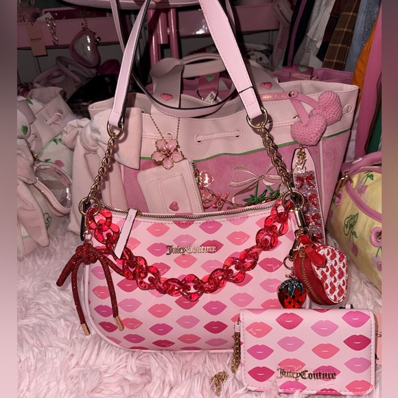 Juicy Couture Pink Lip-Print Shoulder Bag with matching wallet - Picture 4 of 7